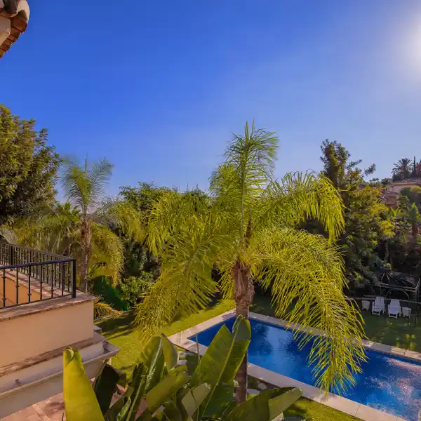 TIMELESS DESIGN AND MODERN COMFORT