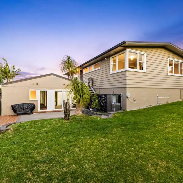 GENEROUS FREEHOLD SECTION WITH ENDLESS POSSIBILITIES