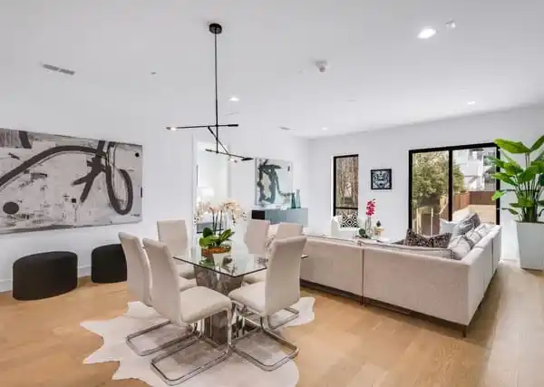 ELEGANT BRAND-NEW CONDO