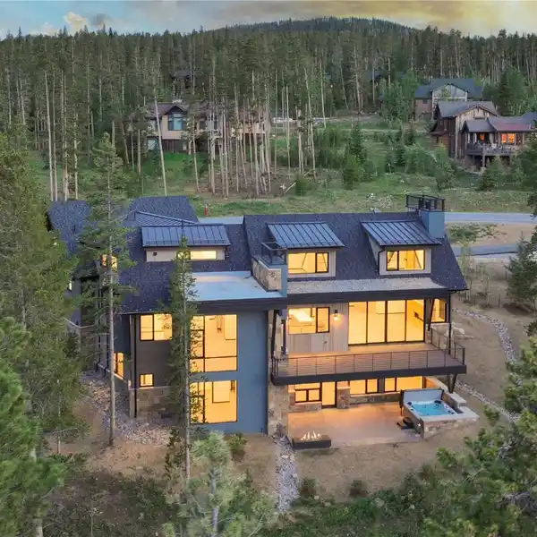 ARCHITECTURAL TREASURE WITHIN BEAUTIFUL MOUNTAIN SURROUNDS