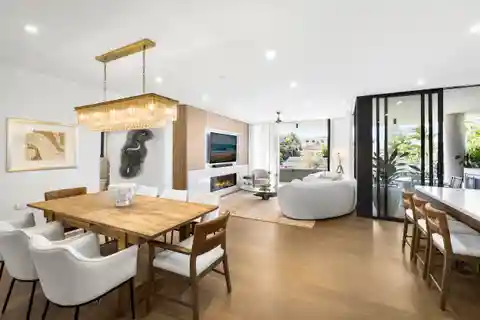 Luxury Apartment Living at the Palms by Laxale