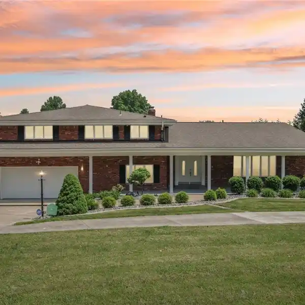 THOUGHTFULLY DESIGNED RESIDENCE FOR TODAY'S DYNAMIC HOUSEHOLDS
