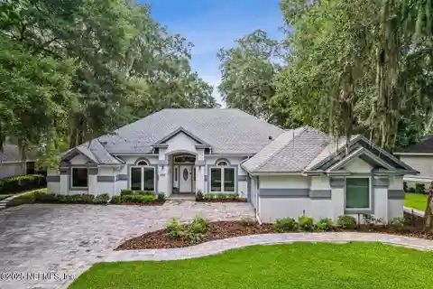 Beautifully Remodeled Home in Golfside South