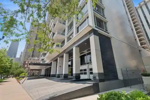 Santorini Serenity in the Heart of Chicago