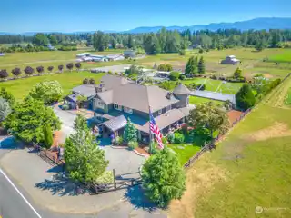 Magnificent Estate with High-Quality Materials and Layout Throughout