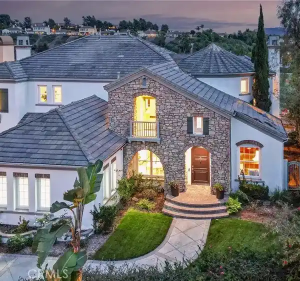 LUXURY HOME WITH TALEGA GOLF COURSE VIEWS