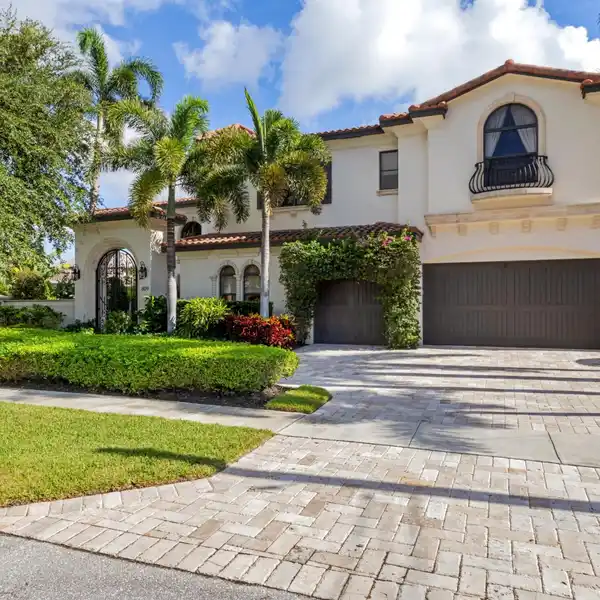 EXQUISITE METICULOUSLY MAINTAINED HOME