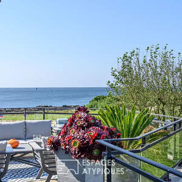 MODERN SANCTUARY OVERLOOKING THE HORIZON
