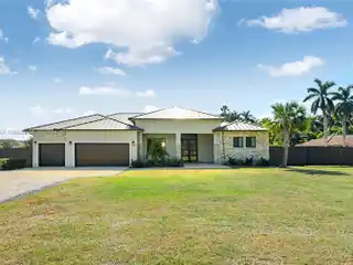 The Luxurious Avocado Estate