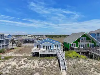 Charming Oceanfront Cottage