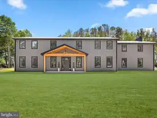 Stunning Modern Farmhouse on Private One-acre