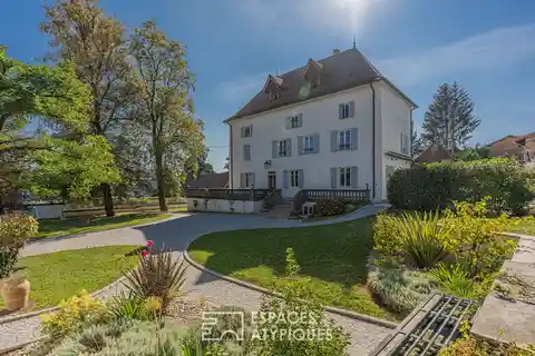 Early 19th Century Residence  with Outbuilding