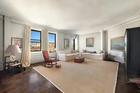 Spacious Apartment in Lower Washington Heights