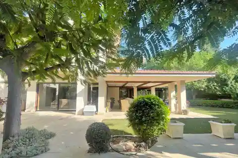 Opulent Villa in Exclusive Engomi Hilton Park