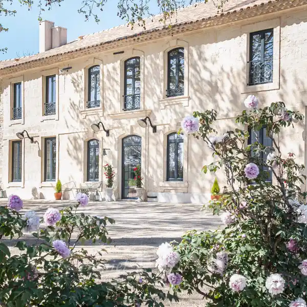 HISTORIC ALPILLES ESTATE WITH PANORAMIC VIEWS