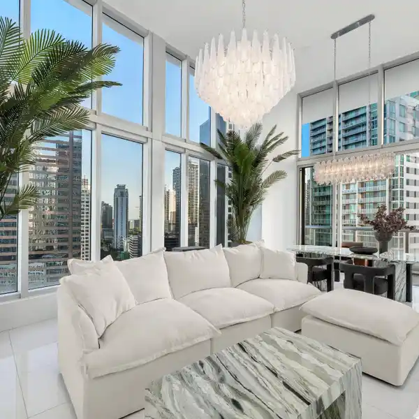 MIAMI LUXURY WITH CLASSIC ART DECO ELEGANCE