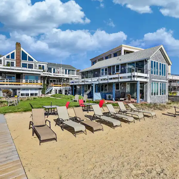 BEAUTIFULLY REFINISHED WATERFRONT CONDO