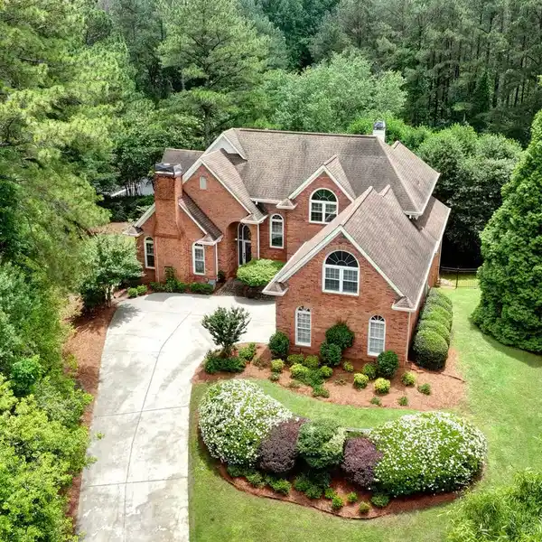 ALL BRICK HOME ON A LOVELY CUL-DE-SAC LOT