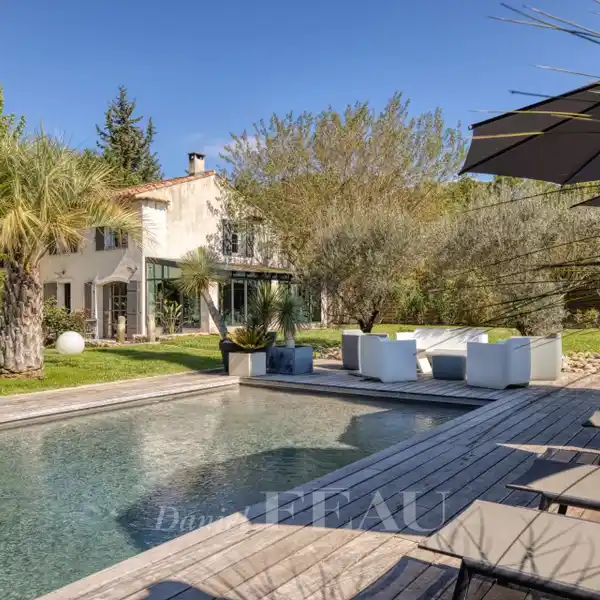 CONTEMPORARY LUXURY IN A TRANQUIL SETTING