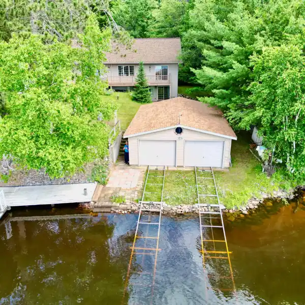 MOVE-IN READY HOME ON LAKE NOKOMIS