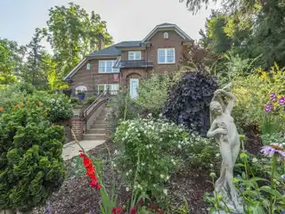 The Huvard House