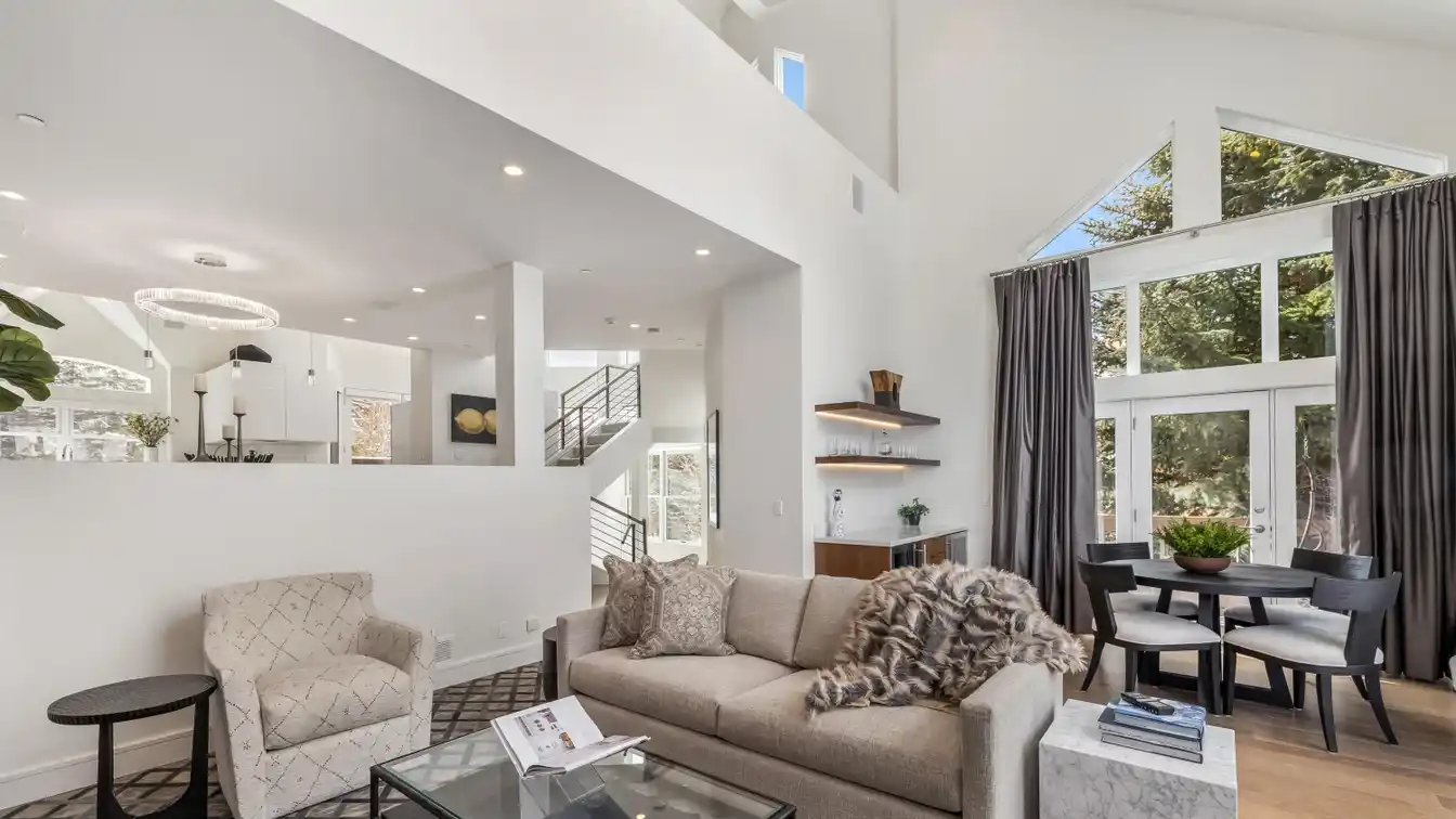 Newly Remodeled Contemporary Ski-in Ski-out Townhome