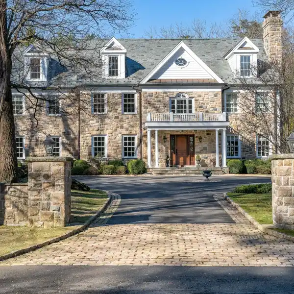MAGNIFICENT GEORGIAN COLONIAL