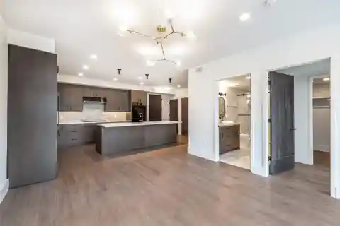 Lovely Home at the Base of Mount Royal