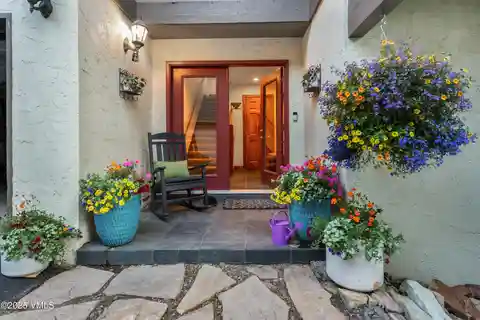 Beautifully Updated Home in Peaceful Innsbruck Meadows