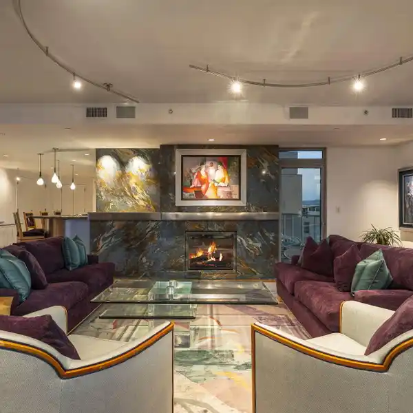 SOPHISTICATED PENTHOUSE AT PALLADIO