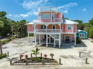 Stunning Tropical Paradise in Upper Captiva