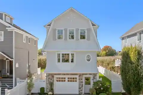 Luxury Living with Laid-Back Elegance