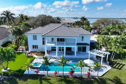 Palatial Home of Luxurious Living