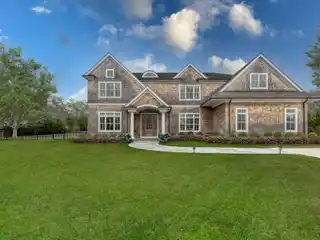 Pristine Eight Bedroom Rental Residence