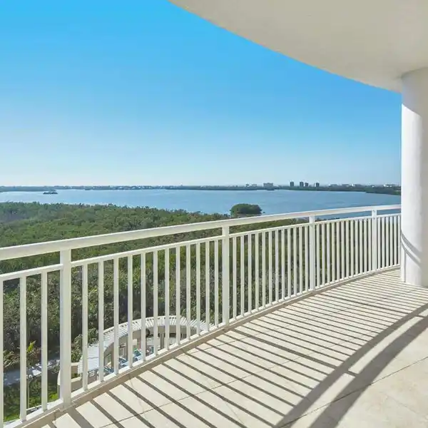 THE PERFECT VANTAGE POINT ABOVE ESTERO BAY