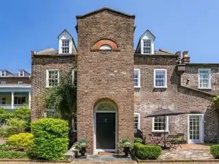 Rare Carriage House on a Beautiful and Peaceful Street
