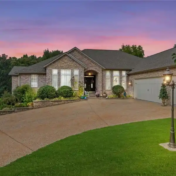 LUXURY HIGHLANDS RETREAT WITH CHEF’S KITCHEN & SCENIC PRIVACY