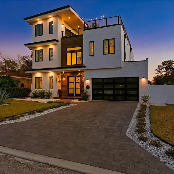 RIVERSIDE HEIGHTS MODERN HOME
