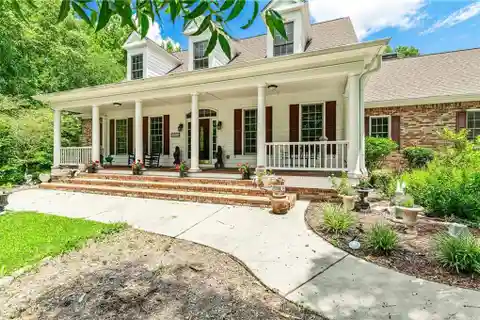 Peaceful Living on 12 Serene Acres