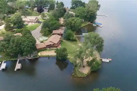 Rare Peninsula Setting on Lake Owasso