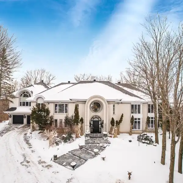 EXECUTIVE HOME BUILT AT THE HIGHEST POINT OF SOMMET-TRINITE