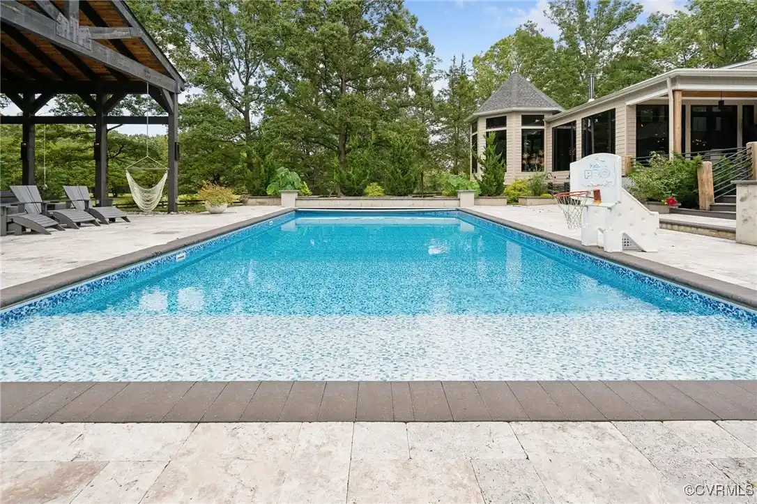 Entertainer's Dream on 4.7 Acres
