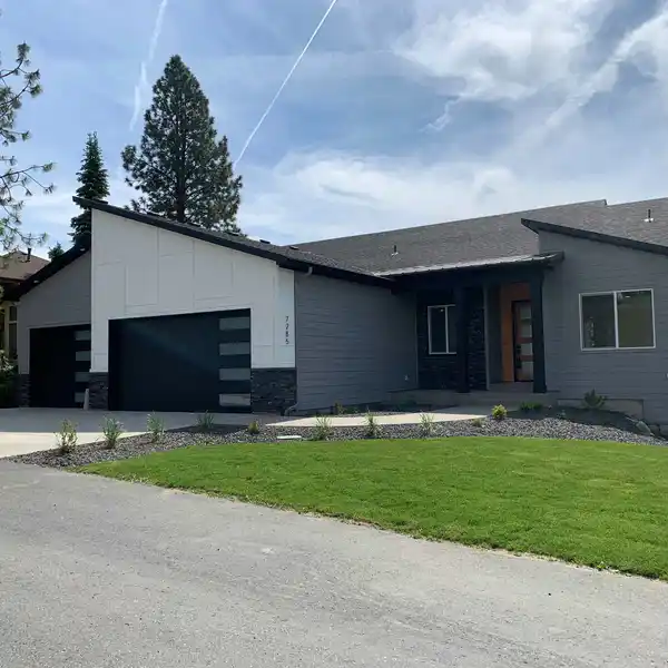 CONTEMPORARY DAYLIGHT RANCH HOME