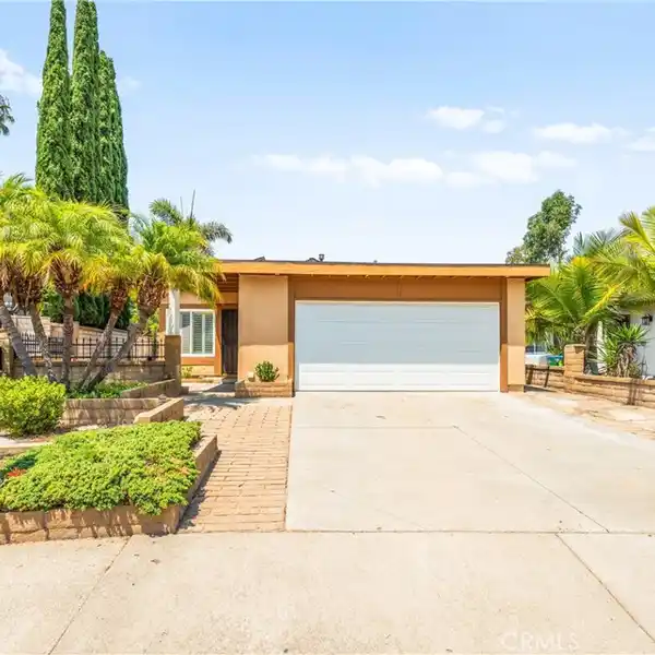 SINGLE-LEVEL GEM WITH PANORAMIC MISSION VIEJO VIEWS