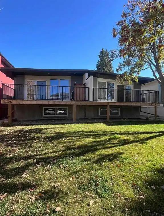 Fully Renovated and Versatile Duplex