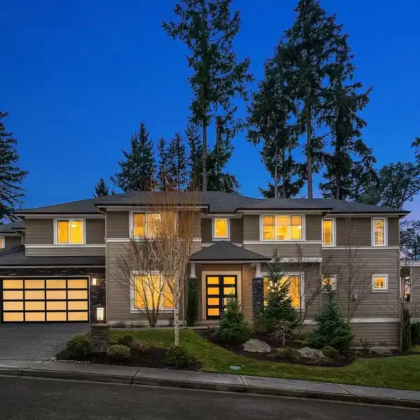 LUXURY LIVING IN PRIVATE BLUEBERRY RIDGE