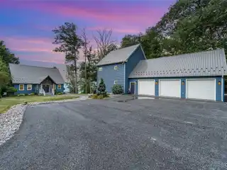 Stunning Oneida Lakefront Estate with Guest House