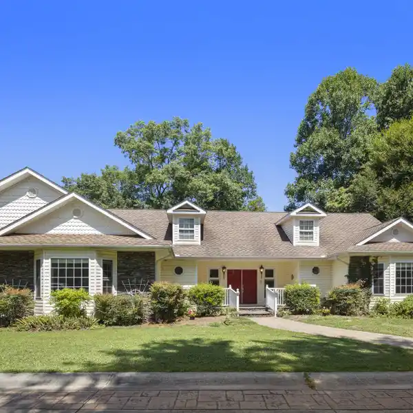 THE ULTIMATE COMPOUND ON OVER SIX ACRES