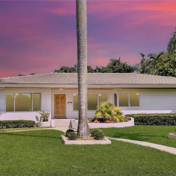 AMAZING COMPLETELY TRANSFORMED HOME