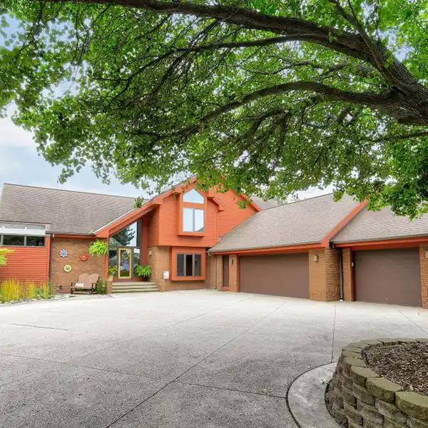 CUSTOM BEAUTY ON TWO ACRES